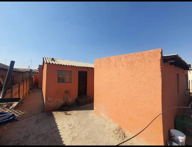 7 BEDROOM HOUSE FOR SALE IN TEMBISA EXT 7